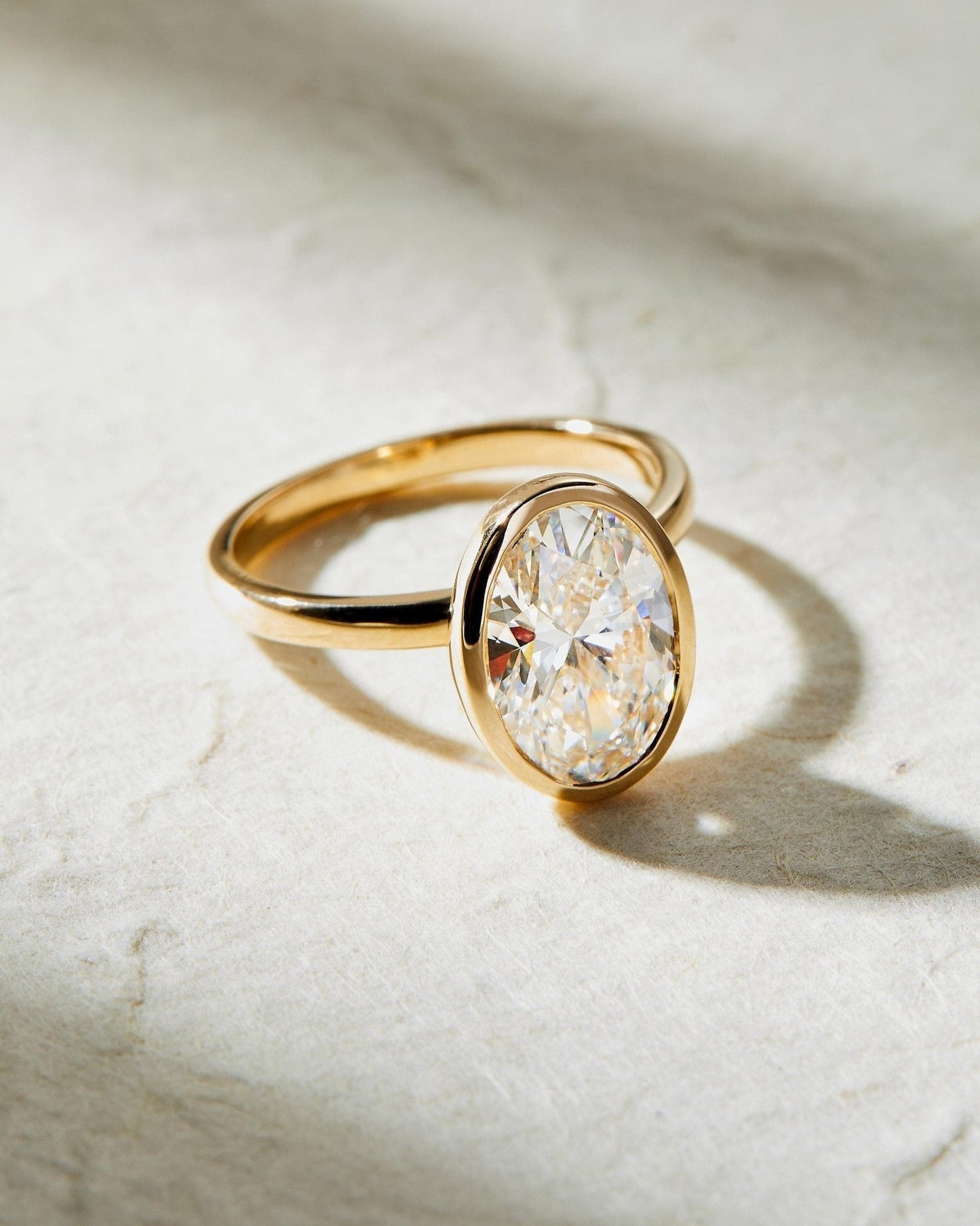 2.00 Carat Round Lab-Grown Diamond Engagement Ring – Bezel & Nature-Inspired