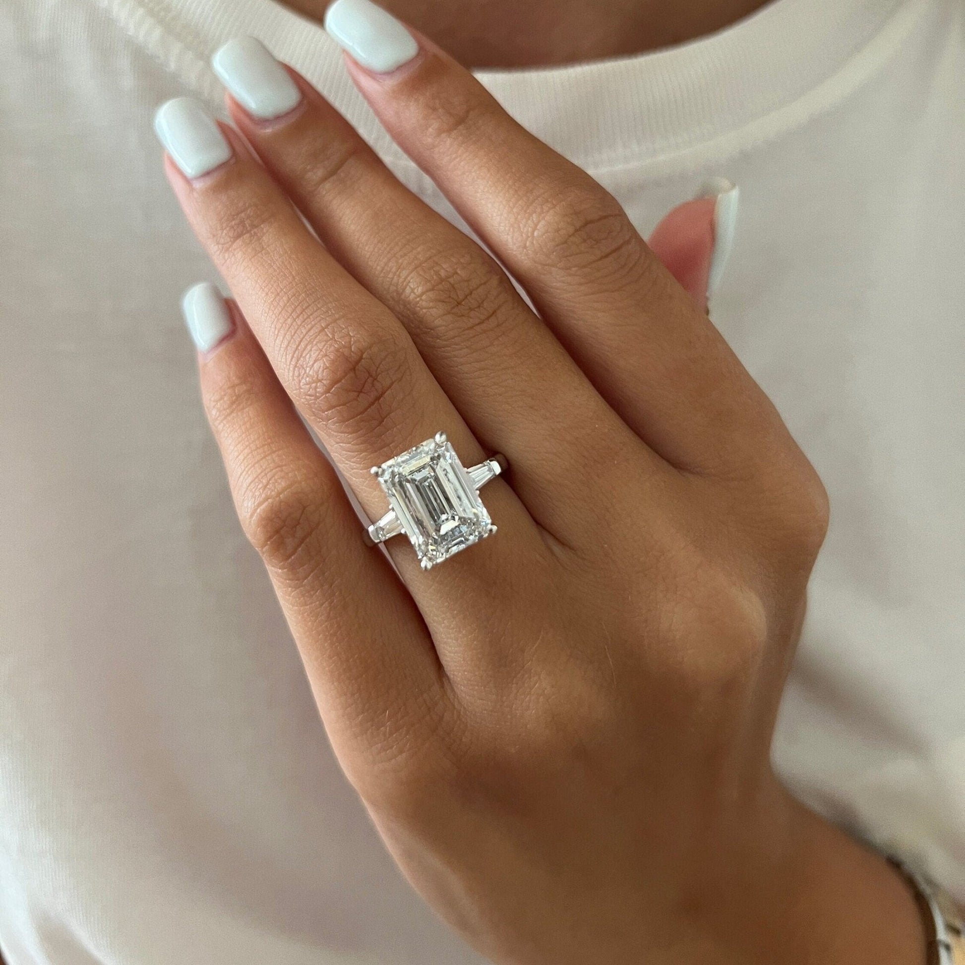 7 Carat Emerald Lab-Grown Diamond Engagement Ring – Nature-Inspired