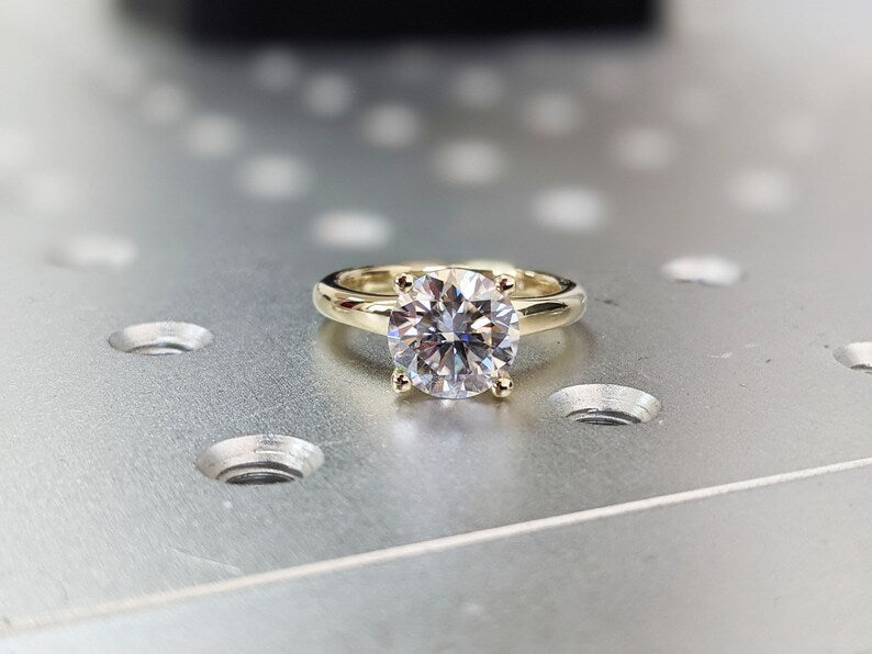 2.5 Carat Round Lab-Grown Diamond Engagement Ring – Solitaire
