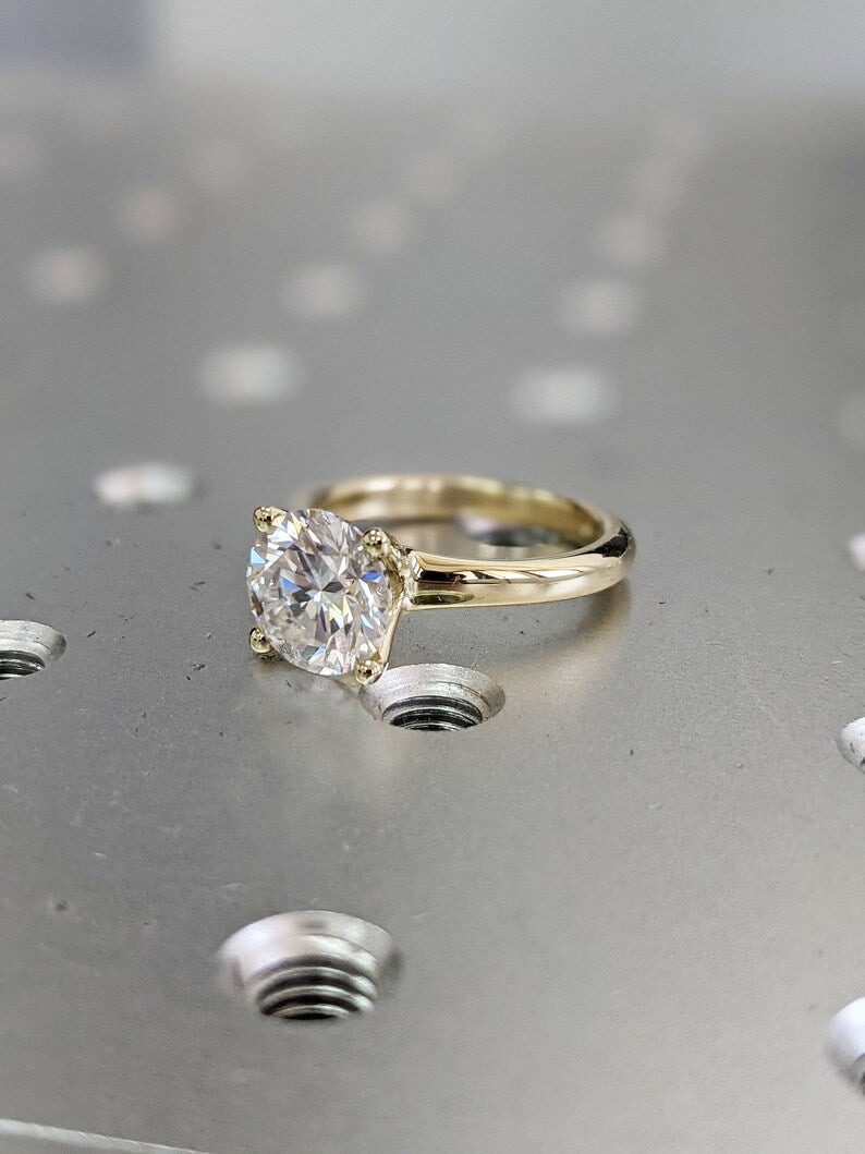 2.5 Carat Round Lab-Grown Diamond Engagement Ring – Solitaire