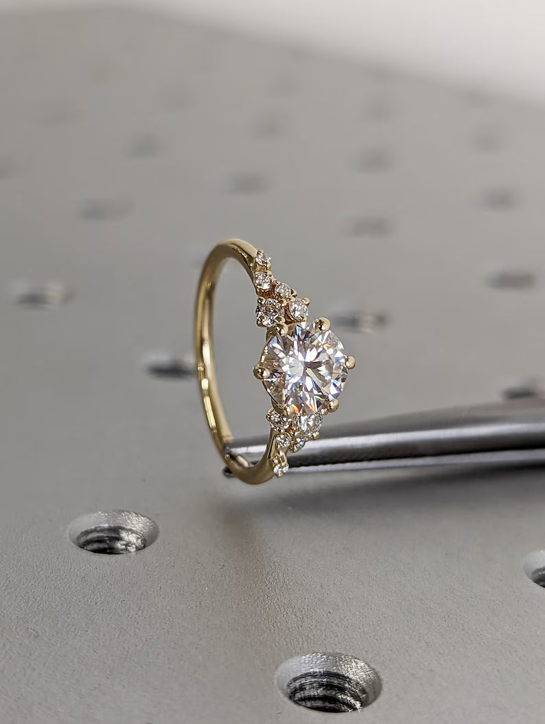 1 Carat Round Lab-Grown Diamond Engagement Ring – Snowflake