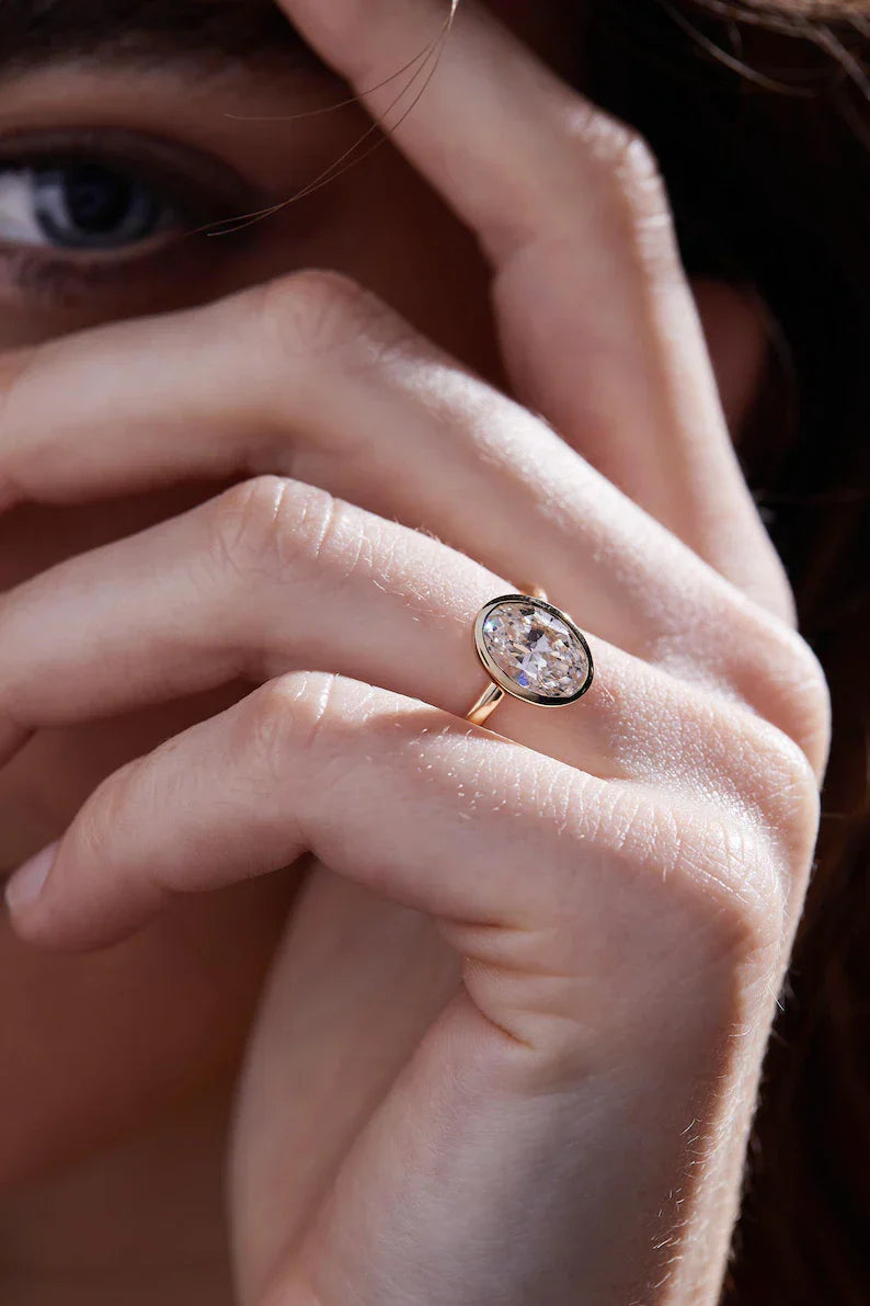 2.00 Carat Round Lab-Grown Diamond Engagement Ring – Bezel & Nature-Inspired