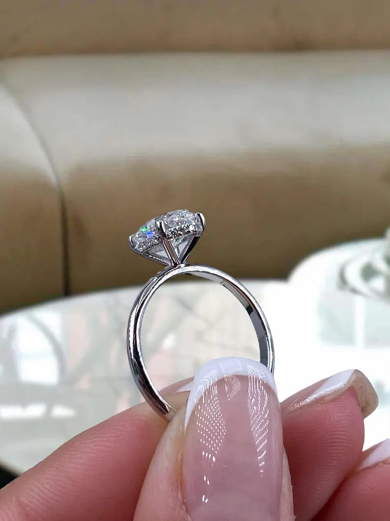1.5 Carat Oval Lab-Grown Diamond Engagement Ring – Solitaire