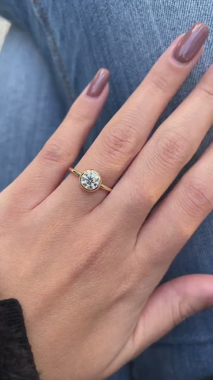 1 Carat Round Lab-Grown Diamond Engagement Ring – Solitaire & Bezel