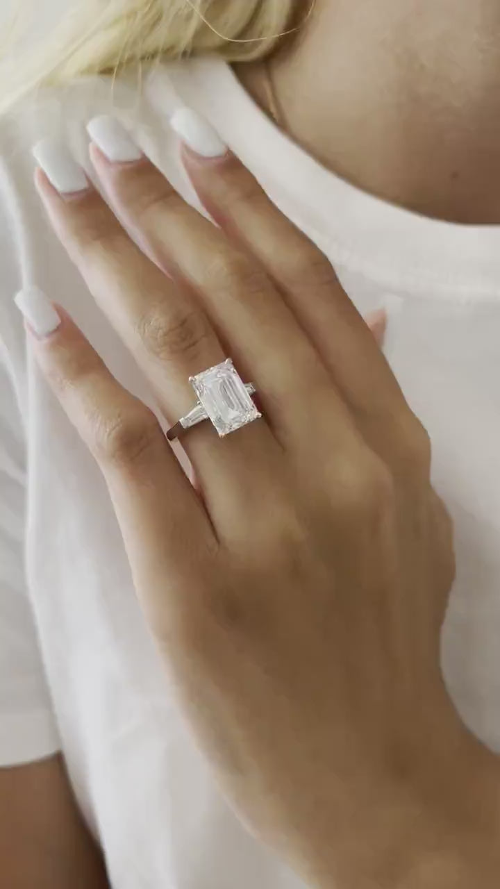 7 Carat Emerald Lab-Grown Diamond Engagement Ring – Nature-Inspired